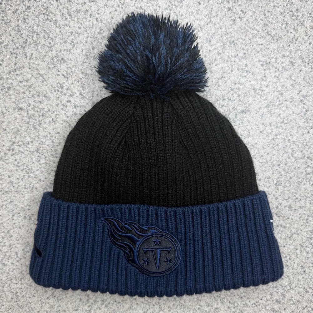 New Era NFL Tennessee Titans Inspire Change Fleece Lined Pom‎ Beanie M/L